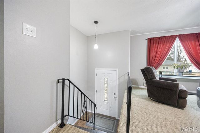 9946 Brook Avenue, St Louis, MO 63125