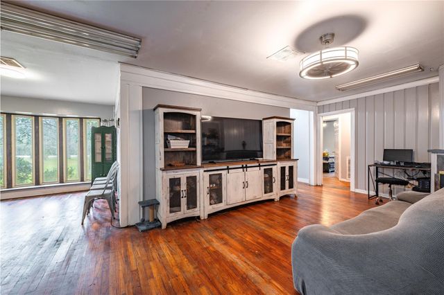 9103 Lazy Lane, Hitchcock, TX 77563