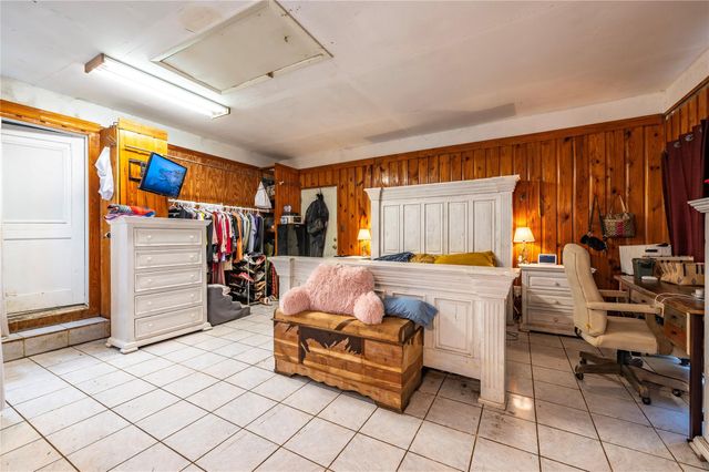 9103 Lazy Lane, Hitchcock, TX 77563