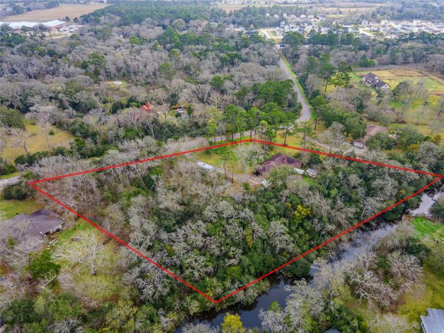 9103 Lazy Lane, Hitchcock, TX 77563