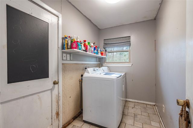 9103 Lazy Lane, Hitchcock, TX 77563