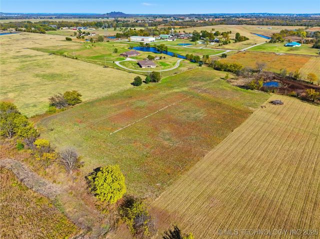 17624 S 49th West Avenue, Mounds, OK 74047