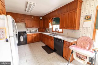 425 MILL CREEK RD, Bird In Hand, PA 17505