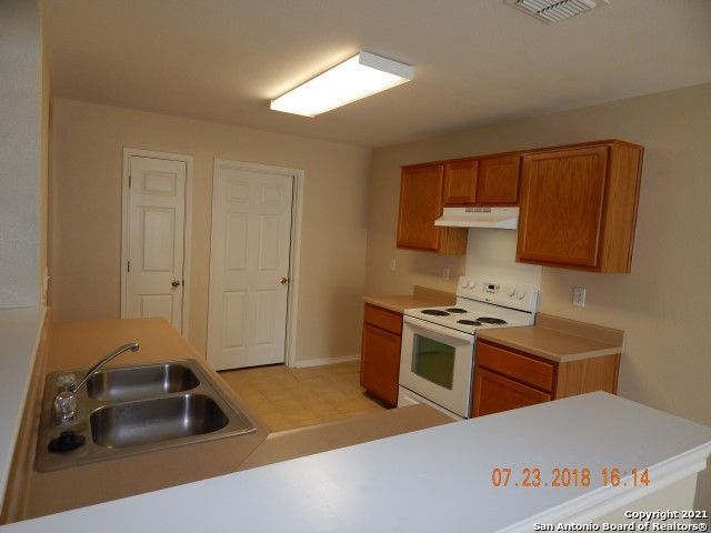 7127 Comet Manor, San Antonio, TX 78252