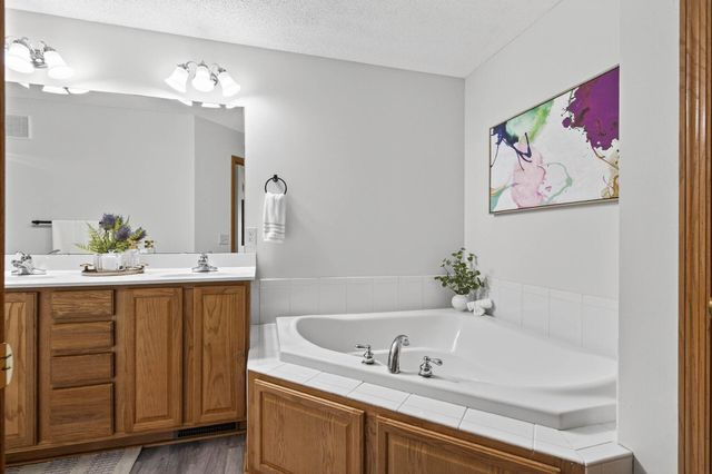 20061 Highview Avenue, Lakeville, MN 55044