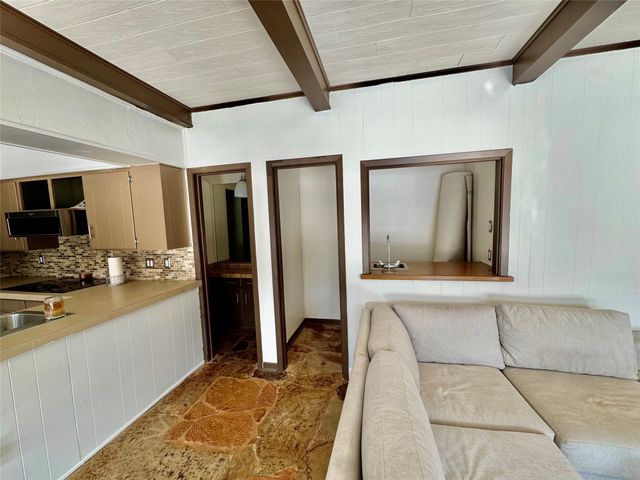 2000 Mill Creek Drive, Arlington, TX 76010