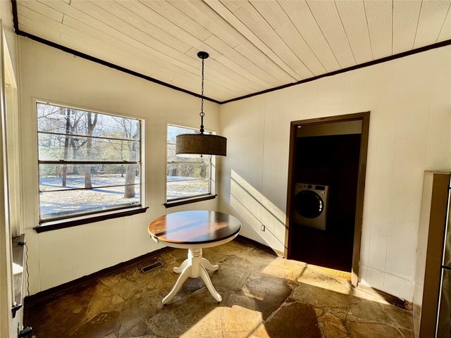 2000 Mill Creek Drive, Arlington, TX 76010