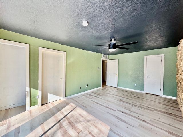 2000 Mill Creek Drive, Arlington, TX 76010