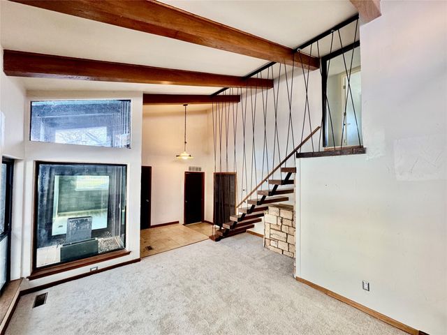 2000 Mill Creek Drive, Arlington, TX 76010