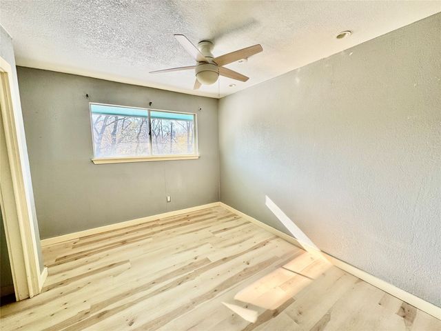 2000 Mill Creek Drive, Arlington, TX 76010