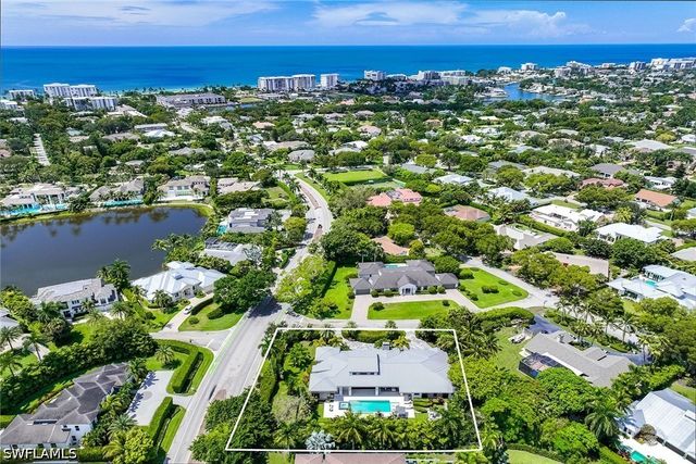 1300 Nautilus RD, Naples, FL 34102