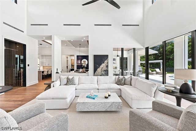 1300 Nautilus RD, Naples, FL 34102