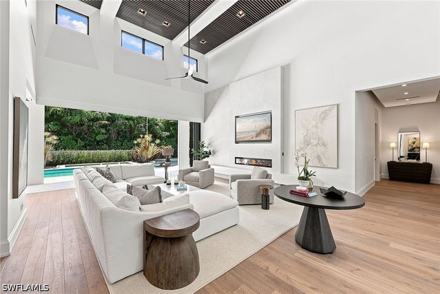 1300 Nautilus RD, Naples, FL 34102
