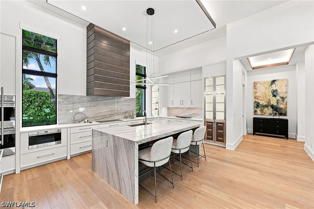 1300 Nautilus RD, Naples, FL 34102