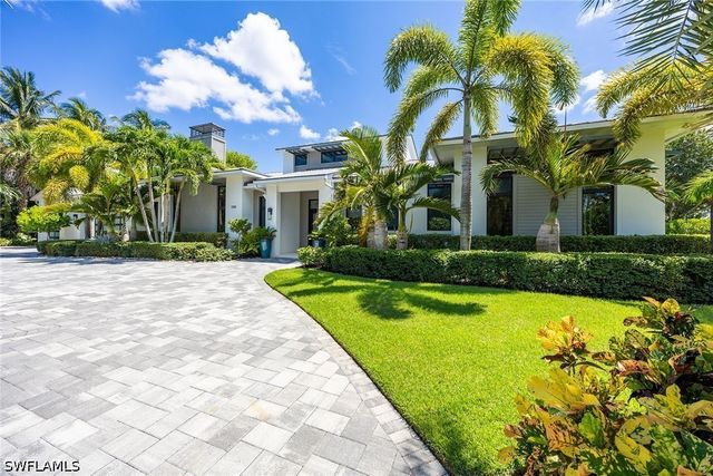 1300 Nautilus RD, Naples, FL 34102