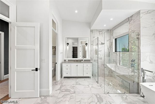 1300 Nautilus RD, Naples, FL 34102