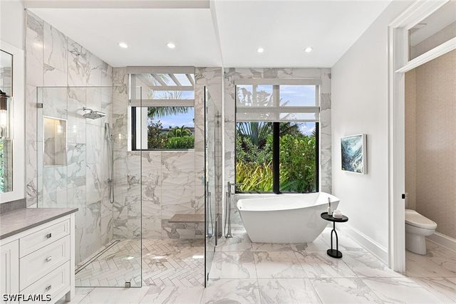 1300 Nautilus RD, Naples, FL 34102