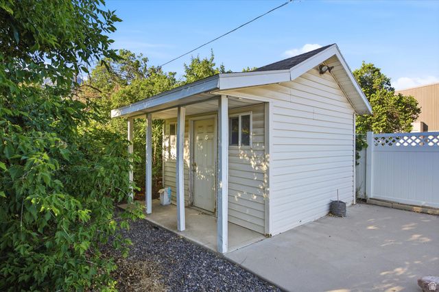 799 S 900 E, Springville, UT 84663