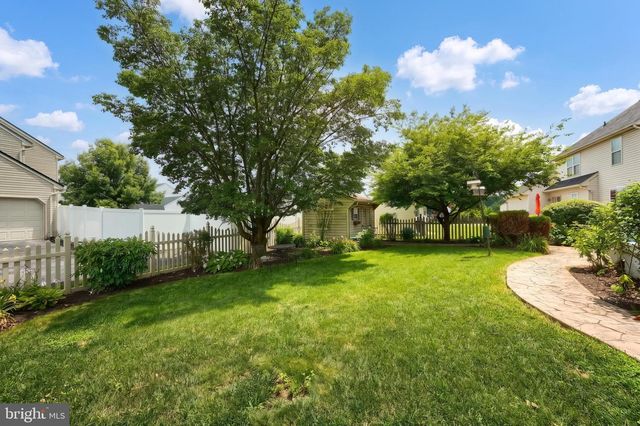 18 FERNDALE RD, Seven Valleys, PA 17360