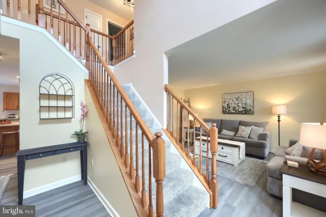18 FERNDALE RD, Seven Valleys, PA 17360