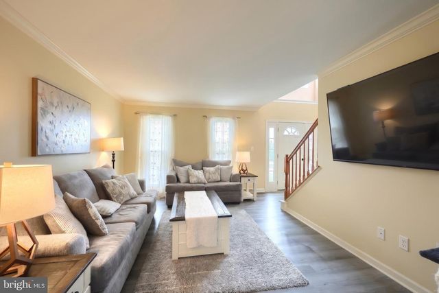 18 FERNDALE RD, Seven Valleys, PA 17360