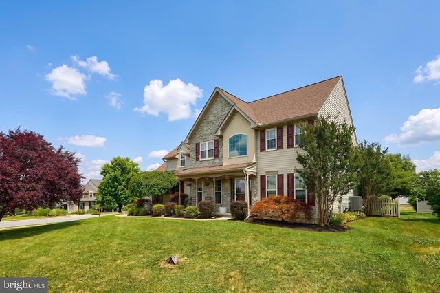18 FERNDALE RD, Seven Valleys, PA 17360