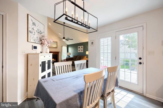18 FERNDALE RD, Seven Valleys, PA 17360