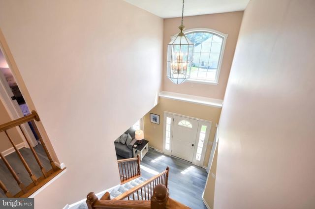 18 FERNDALE RD, Seven Valleys, PA 17360