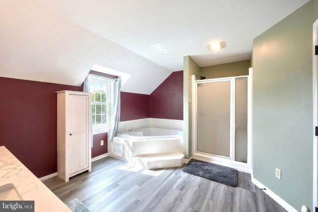 18 FERNDALE RD, Seven Valleys, PA 17360