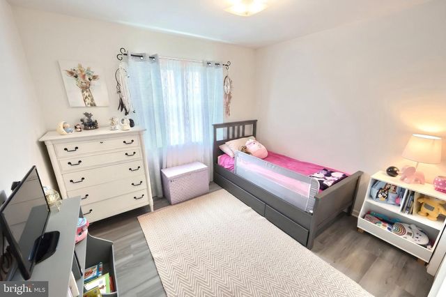 18 FERNDALE RD, Seven Valleys, PA 17360