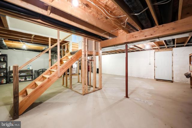18 FERNDALE RD, Seven Valleys, PA 17360