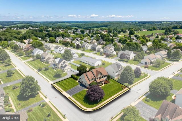 18 FERNDALE RD, Seven Valleys, PA 17360