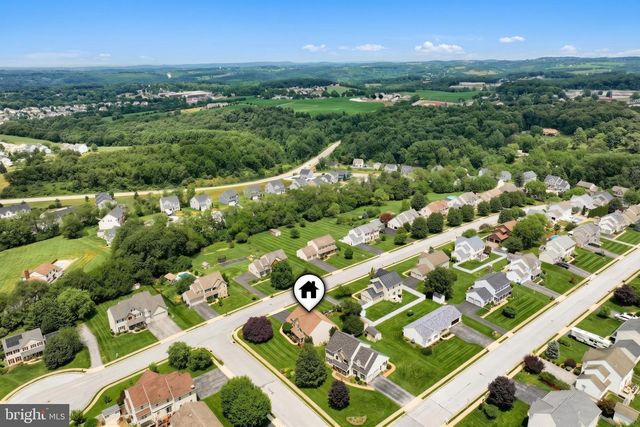 18 FERNDALE RD, Seven Valleys, PA 17360