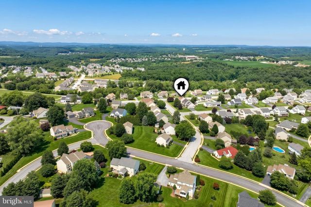 18 FERNDALE RD, Seven Valleys, PA 17360