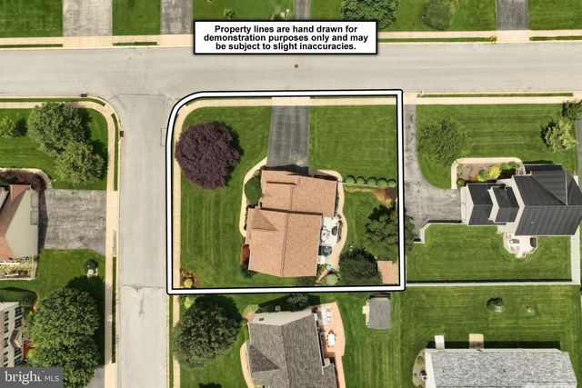 18 FERNDALE RD, Seven Valleys, PA 17360