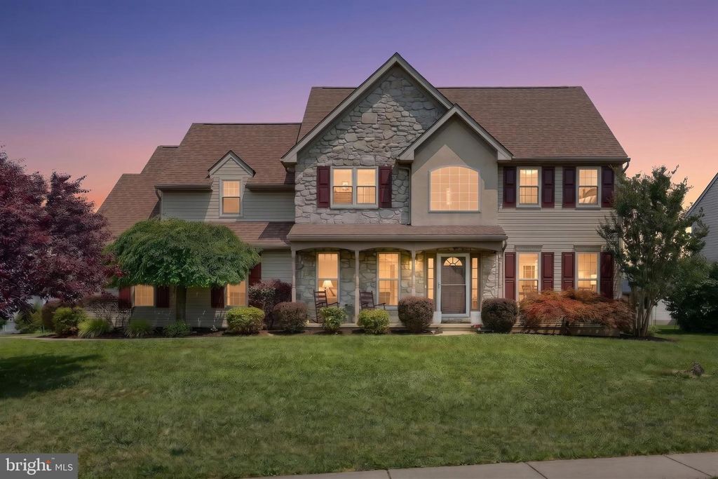18 FERNDALE RD, Seven Valleys, PA 17360