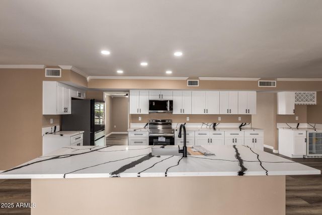 19229 N WELK Drive, Sun City, AZ 85373