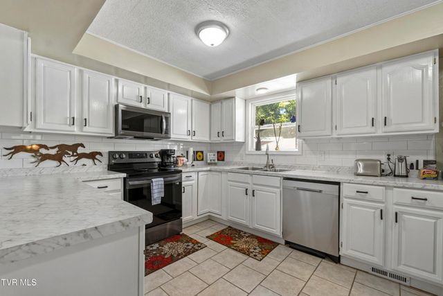 2735 Highway 107, Chuckey, TN 37641