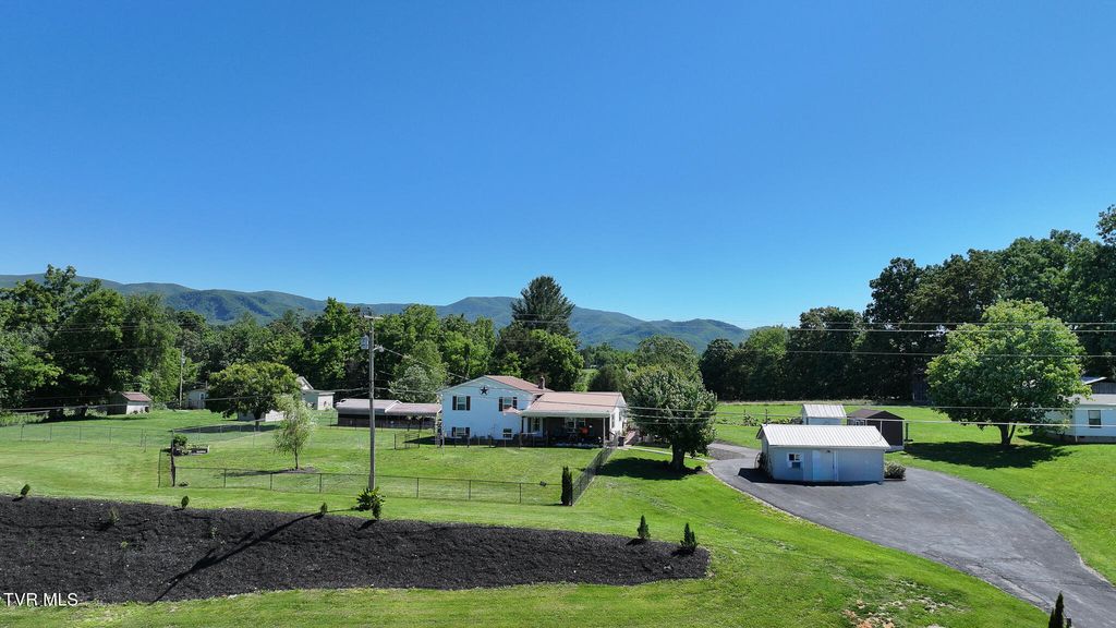 2735 Highway 107, Chuckey, TN 37641