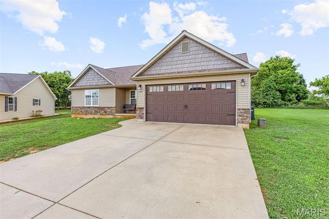 445 N Haven Drive, Farmington, MO 63640