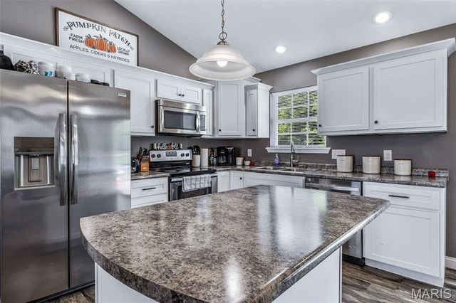 445 N Haven Drive, Farmington, MO 63640