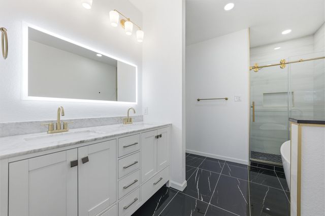 808 E Pecan Avenue, Waco, TX 76704