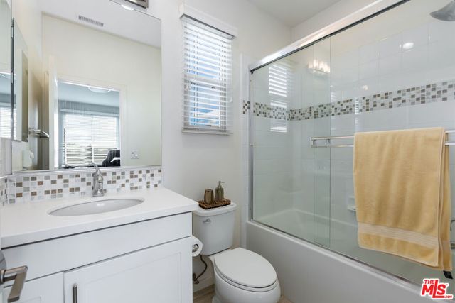 5547 Palm Drive, Hawthorne, CA 90250