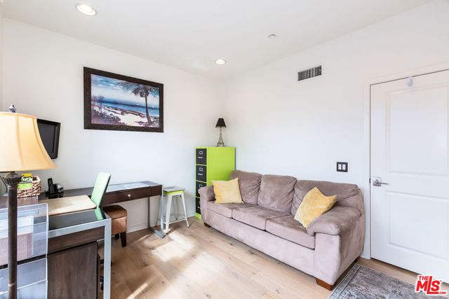 5547 Palm Drive, Hawthorne, CA 90250