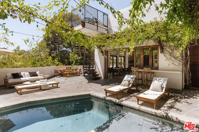 6280 Ivarene Avenue, Los Angeles, CA 90068