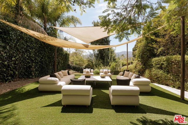 6280 Ivarene Avenue, Los Angeles, CA 90068
