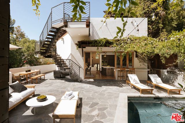 6280 Ivarene Avenue, Los Angeles, CA 90068