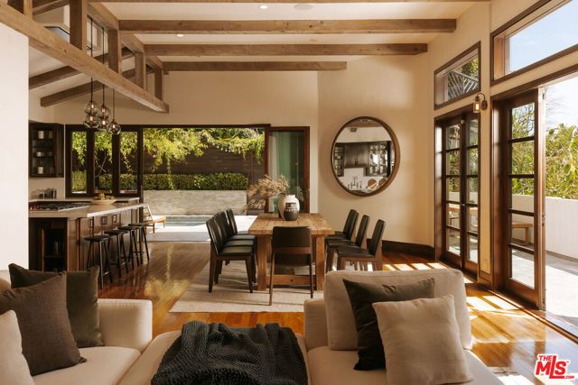 6280 Ivarene Avenue, Los Angeles, CA 90068
