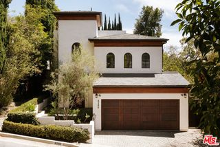 6280 Ivarene Avenue, Los Angeles, CA 90068