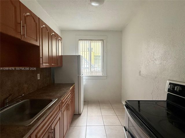 920 SW 9th Ct 1, Miami, FL 33130